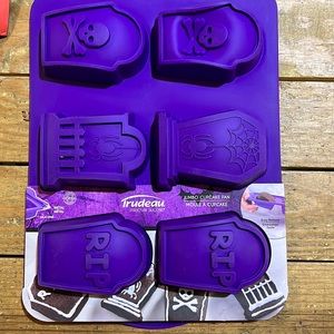 Trudeau Silicone Tombstone
Halloween Jumbo Cupcake Pa...